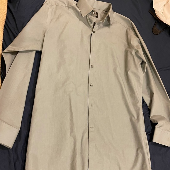 Men’s dress shirt bundle - Picture 3 of 7
